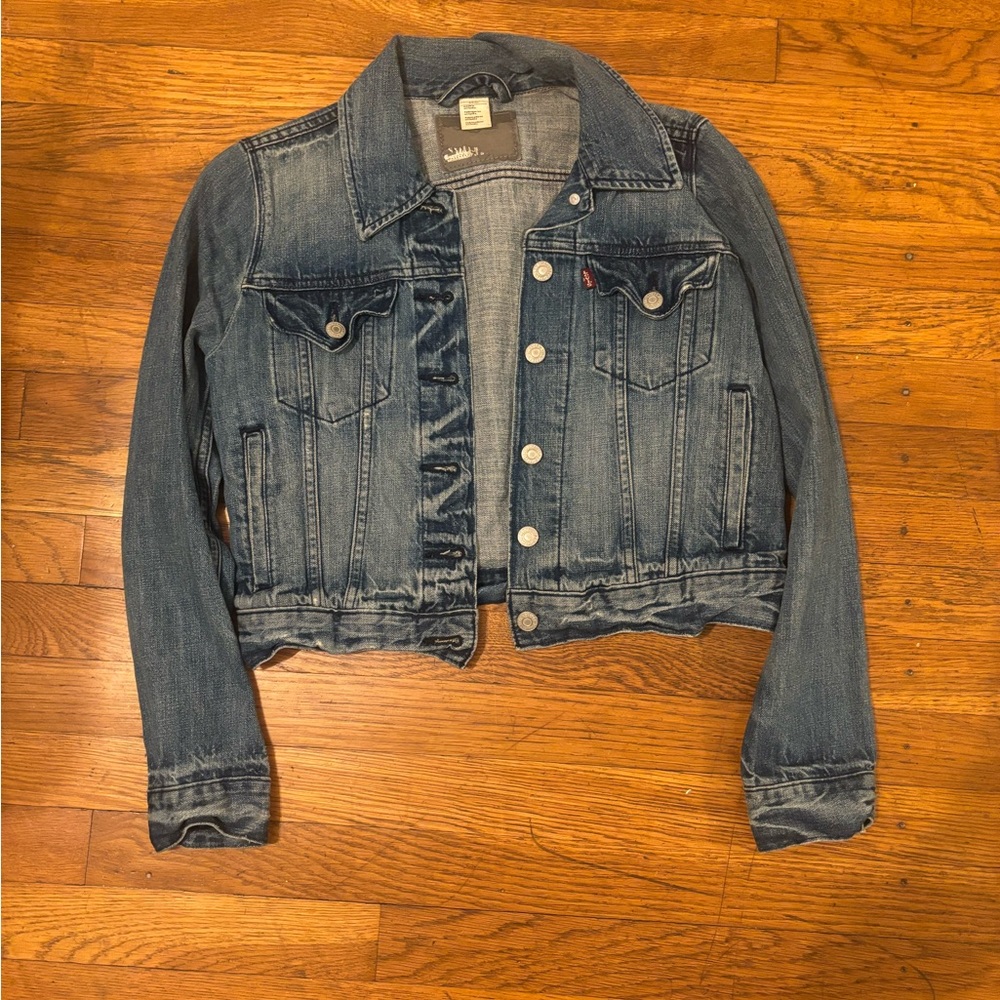 Levi’s Cropped Jean Jacket